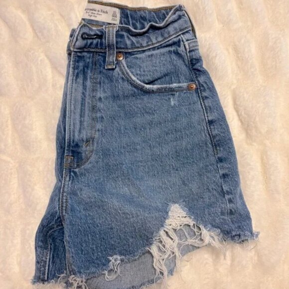 Abercrombie and Fitch Curve Love “The Mom 4” shorts high waist shorts 23/000 - Picture 1 of 4